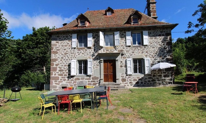 Mandailles-Saint-Julien Cottage | Gite Mandailles-Saint-Julien, 3 bedrooms, 5 persons