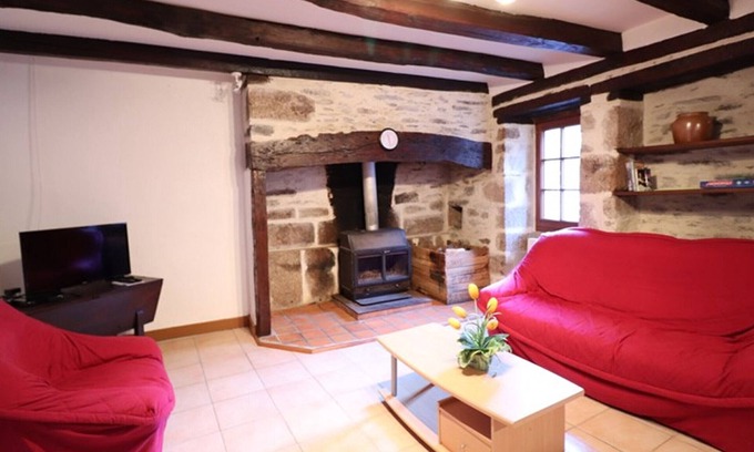 Marcoles Cottage | Gite Marcolès, 2 bedrooms, 4 persons