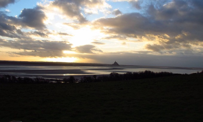 Genets House | Gîte Mell: in the Bay of Mont St Michel with garden