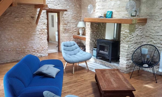 Sainte-Foy-de-Longas House | Gîte Périgord with swimming pool and nature view, Pets welcome!