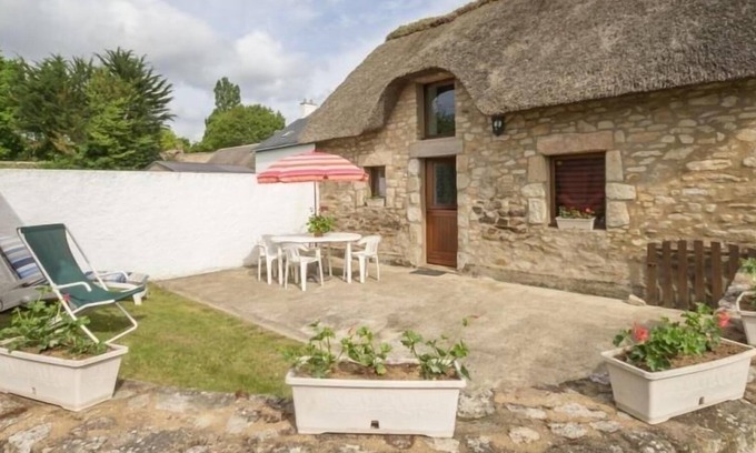 Saint-Lyphard Cottage | Gite Saint-Lyphard, 2 bedrooms, 4 persons