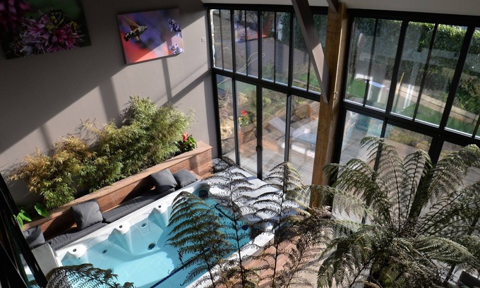 Dragey-Ronthon House | Gite with swim spa and sauna. La Grange de Tissey. Mont Saint-Michel Bay