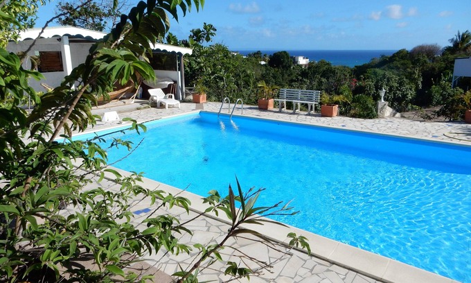 Saint Felix Apartment | Gite with swimming pool and stunning sea views