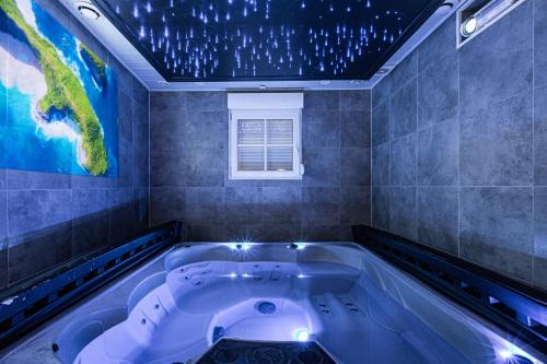 Ittenheim Villa | Gites Spa Strasbourg - Villa Ours - SPA Privé, Sauna, Borne d'arcade, Babyfoot