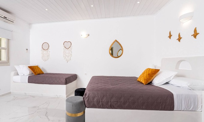 Perivolos Apartment | GK in SANTORINI HOME ART