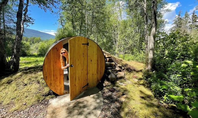 Coram Cabin | Glacier Glamp Stargazer Tube Tent