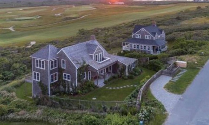 Siasconset Villa | GLAM-Beach House-Ocean Views & Light House Access