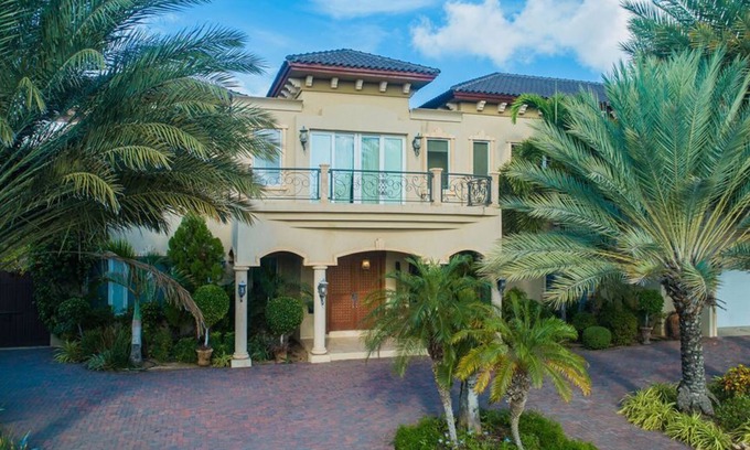 Malmok Villa | Glamorous Luxury Villa Pool Jacuzzi Sea View