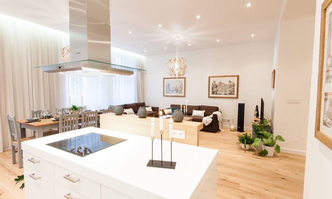 Nove Mesto Apartment | Glamour Excellent B 5-Bedrooms, 5-Bathrooms, Balcony apartment (Prague Old Town)