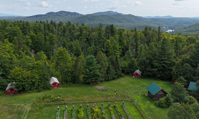 North River Cabin | GLAMP BERNICE ON BEAUTIFUL ADIRONDACK HOBBY FARM