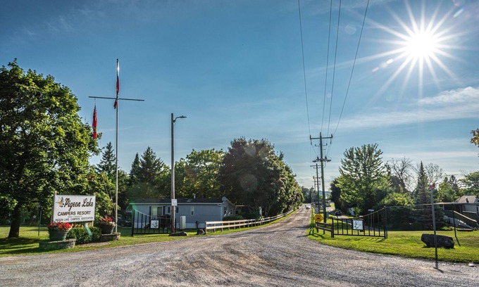 Lakehurst House | Glamping in the Kawartha's