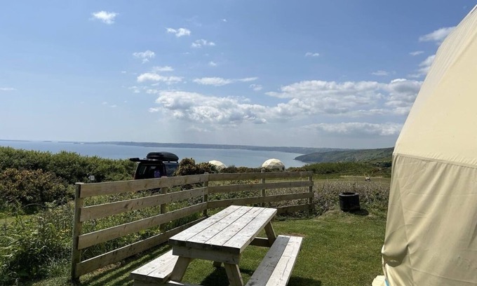 Llanybri Cabin | Glamping Pod - Sleeps 4 - Pets - Parking
