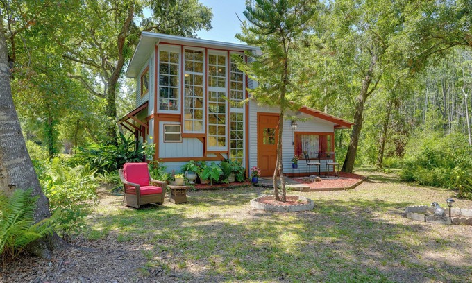 Lutz Cabin | Glamping-Style Cabin on 20-Acre Farm Near Lutz!