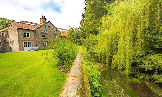 Little Thornage Cottage | Glaven Cottage, Letheringsett, Norfolk
