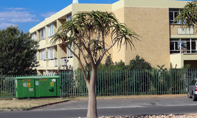 Kempton Park Apartment | Glen Avion Vacation Home less than 10 minutes from O.R Tambo airport