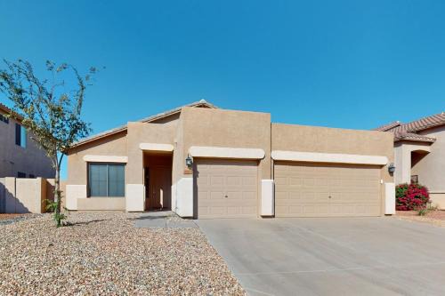 Arrowhead Ranch House | Glendale Getaway