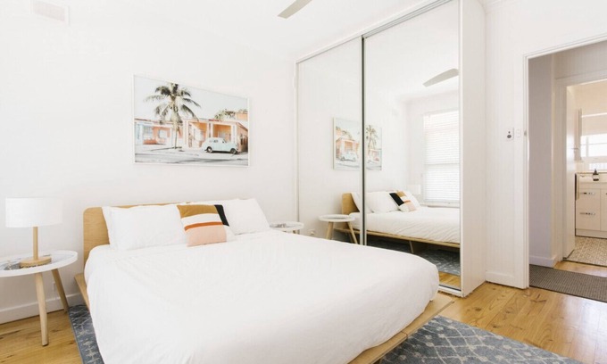 Glenelg East Apartment | Glenelg Gem 3 - Koala Beds I Nespresso I Wifi