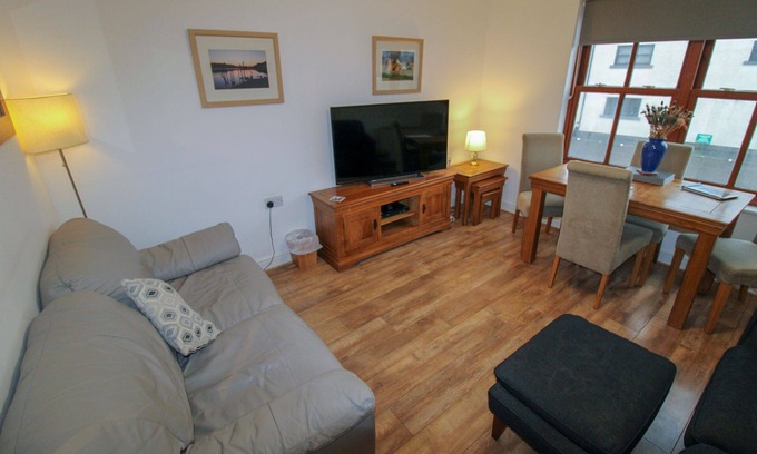 Keswick Cottage | Glenmore Hewetson Court Keswick - a cottage that sleeps 4 guests in 2 bedrooms