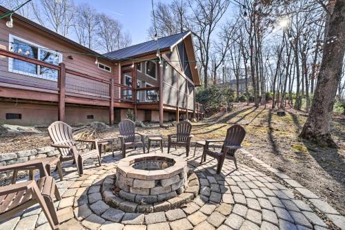 Glenville House | Glenville Serenity Lodge with Lake Views!
