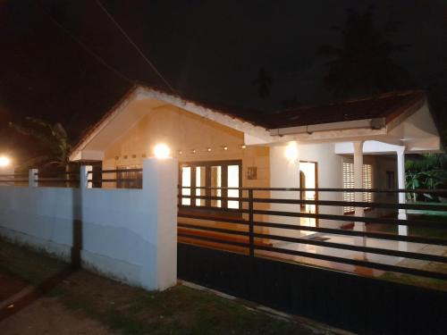 Seeduwa - Katunayake House | Gloria Cottage Non AC