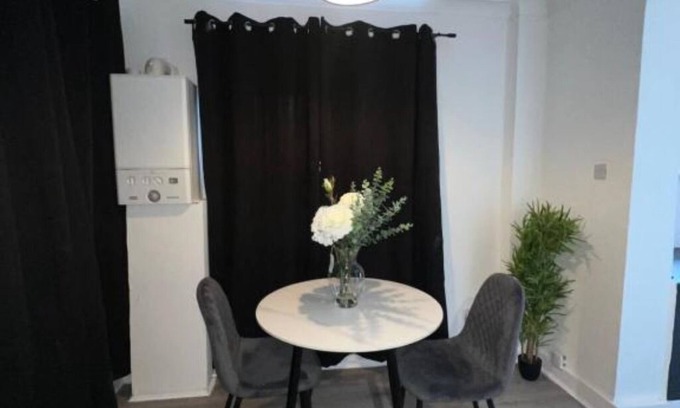 Chatham Apartment | Gms luxury house-free parking