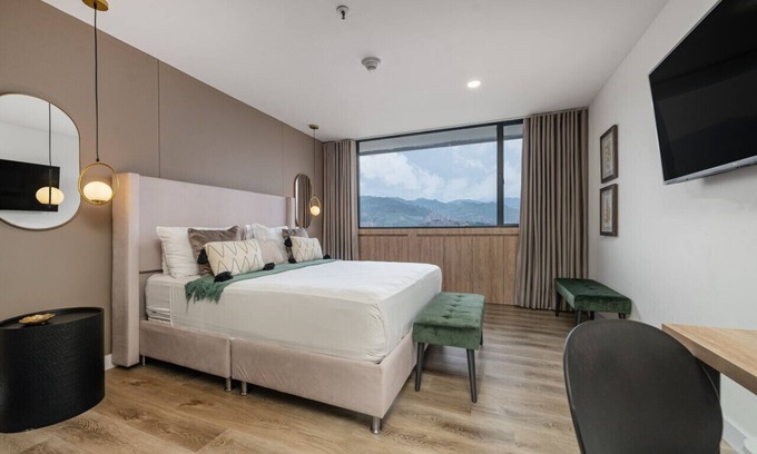 La Aguacatala Apartment | Go Living 904 · Stylish Loft in El Poblado with AC, GYM and cowork
