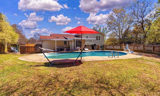 Fortson House | Gold Humingbird-All in one Family Getaway W/pool
