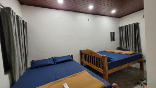 Hireguthi Hotel | Golden bright