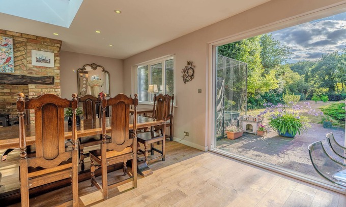 Eltham South House | GOLDEN GLOW NEST, Rustic Charm Meets Modern Living