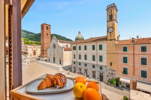 Pietrasanta Apartment | GOLDEN LUXE - Luxury Penthouse Duomo View Pietrasanta