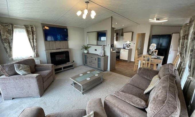 Chapel Saint Leonards Resort | Golden Palm Resort - The Cambridge Deluxe - Coastal Caravan Breaks