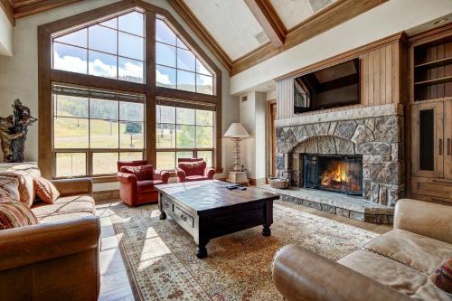 Golden Peak Apartment | Golden Peak Luxury 4 BR Penthouse - Ski-in Ski-out