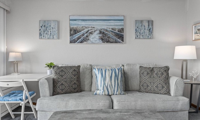 Osage Beach Condo | Golden Reef C-103 - Take in the Sunsets!