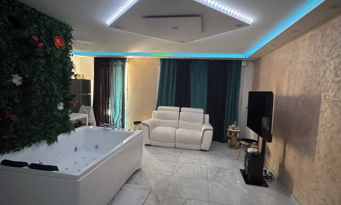 Poteries Apartment | Golden seconds: luxury and relaxation with private Jacuzzi and massage chair