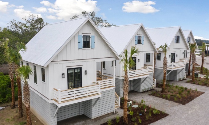 Johns Island House | "Goldeneye” (3021 Southerly Way) 2 person creekside bungalow at Kiawah River