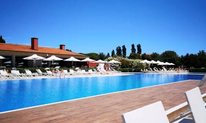 Lido di Jesolo Apartment | GOLF CLUB APARTMENT A FEW MIN FROM THE SEA, WITH LARGE POOL AND TERRACE
