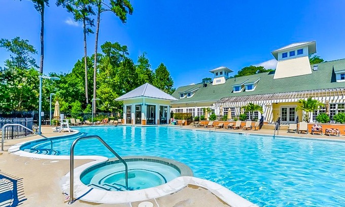 Glen Riddle House | Golf course-adjacent condo with access to a pool, hot tub, & fitness room