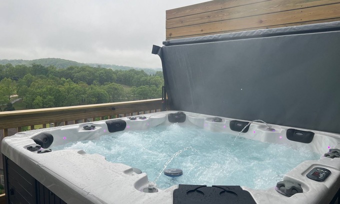 Branson West Condo | Golf Course OnSite, Pvt Hot Tub, Free Tickets, Gated Community, Near Silver Dollar City!