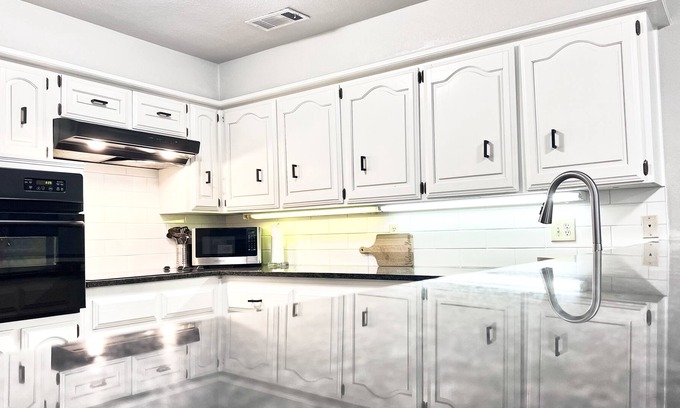 Salado House | GOLF COURSE RETREAT with optional golf cart use