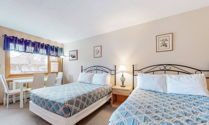 Woodstock Apartment | Golf Course View Studio w/ Fast WiFi plus Shared Pools, Hot Tub, & Game Room
