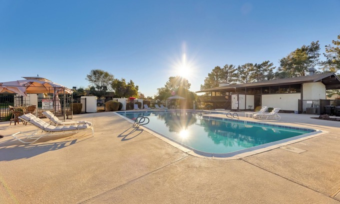 Mesa Condo | Golf, Hike, Swim: Your Perfect Desert Oasis Escape