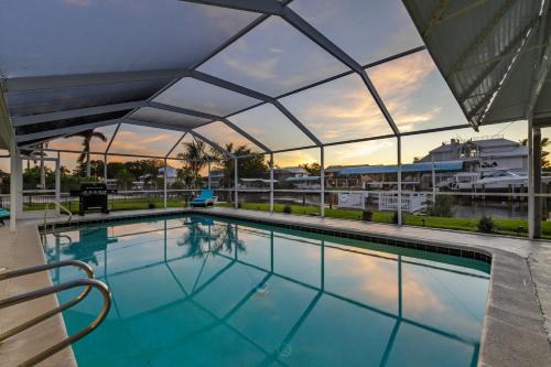 Siesta Isle House | Good Vibes and Tan Lines! Private Beach with Heated Pool - Villa Good Times, Fort Myers Beach