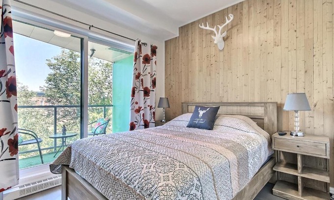 La Cite-Limoilou Apartment | GOOD VIBES ONLY -Modern and spacious 2 bedroom condo 4 beds FREE PARKING, GYM