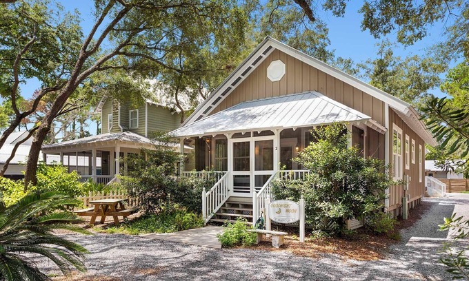 Grayton Beach House | Goodnight Moon - Newly Renovated 30A Cottage in Historic Grayton Beach!