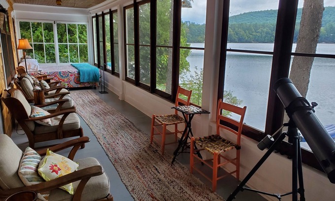 Oneonta House | Goodyear Lake Main Lodge