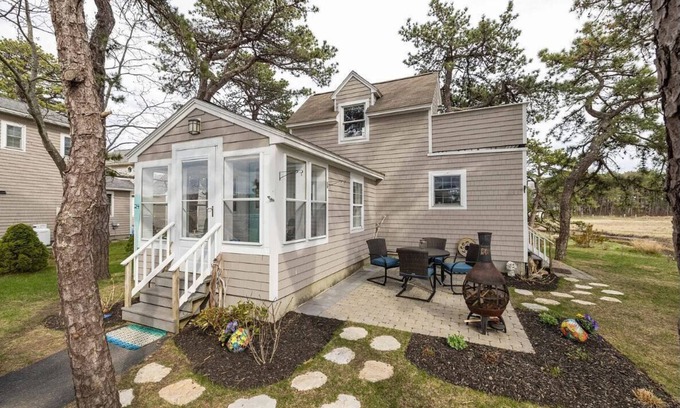 Kennebunkport House | Goose rocks beach! Dock & River views!