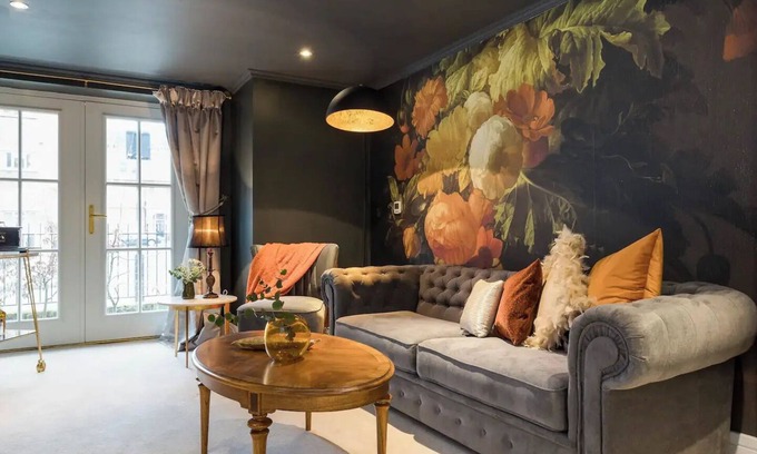 Hammersmith and Fulham Apartment | Gorgeous 2 bed flat in Barons Court - designed
