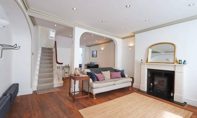 Clifton House | Gorgeous 3 Bedroom Town House In Clifton, Bristol