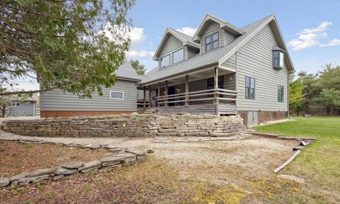 Fish Creek House | Gorgeous 4 bed/3ba home close to Fish Creek!