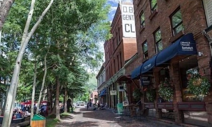 Aspen Condo | Gorgeous 4 bedroom Condo By The Nell & Gondola